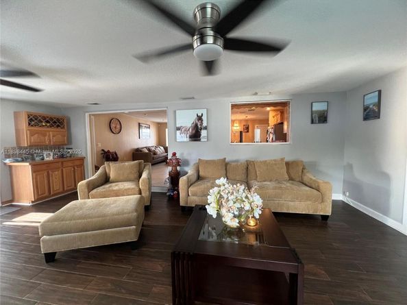11370 NW 46th Pl, Sunrise FL 33323