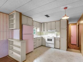 8360 SW 21st St, Davie FL 33324