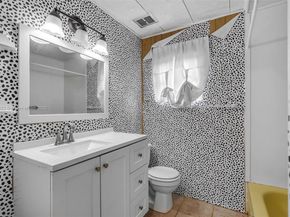 8360 SW 21st St, Davie FL 33324