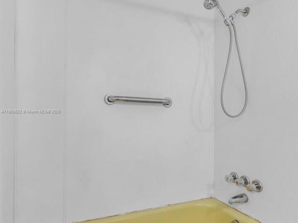 8360 SW 21st St, Davie FL 33324
