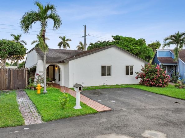 3250 SW 116th Pl, Miami FL 33165