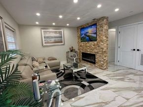 6761 Allen St, Hollywood FL 33024