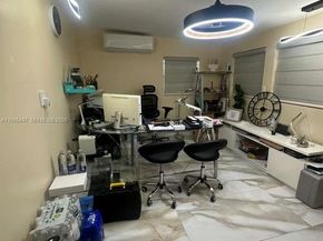 6761 Allen St, Hollywood FL 33024