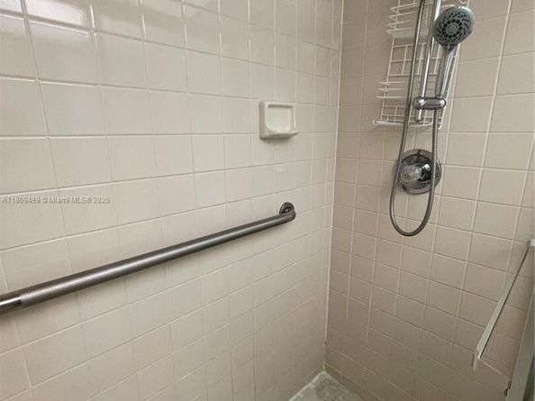1480 Sheridan St 17B, Hollywood FL 33020