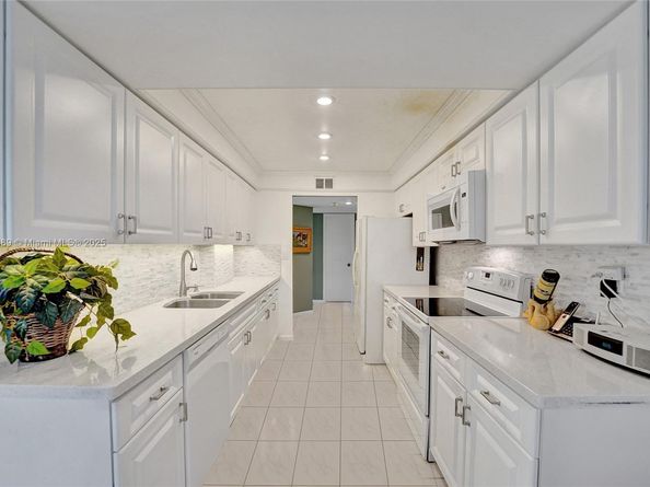 1480 Sheridan St 17B, Hollywood FL 33020