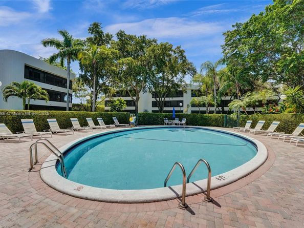 1480 Sheridan St 17B, Hollywood FL 33020