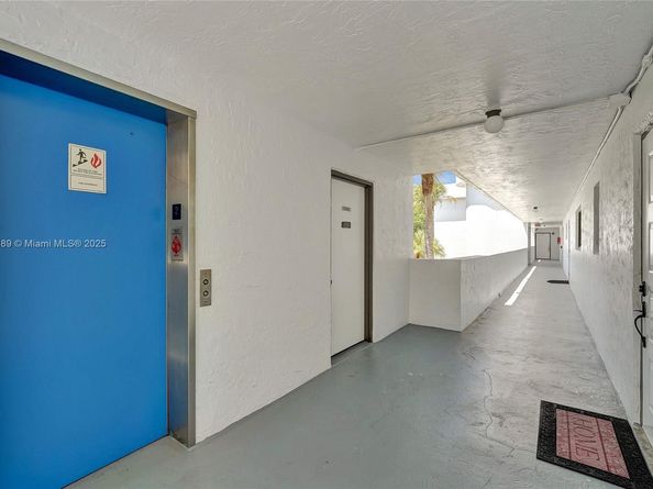 1480 Sheridan St 17B, Hollywood FL 33020