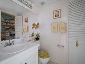 1160 N Federal Hwy 1018, Fort Lauderdale FL 33304