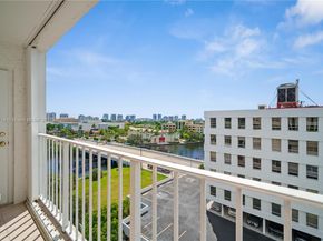 1160 N Federal Hwy 1018, Fort Lauderdale FL 33304