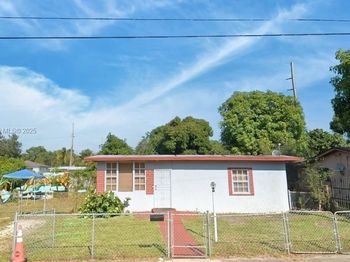 1841 NW 86th Ter