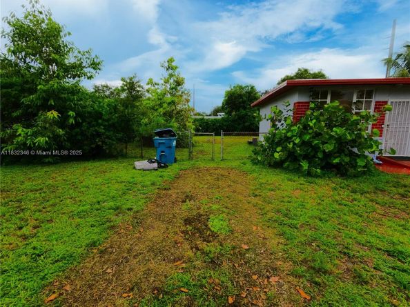 1841 NW 86th Ter, Miami FL 33147