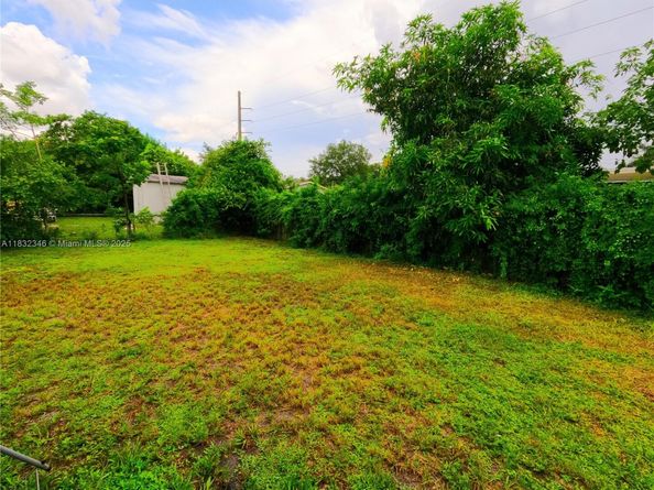 1841 NW 86th Ter, Miami FL 33147
