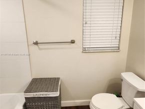 6751 Cypress Rd 205, Plantation FL 33317