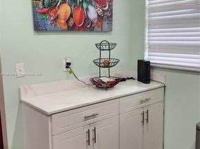 6751 Cypress Rd 205, Plantation FL 33317