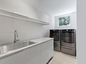 1379 N Venetian Way, Miami FL 33139