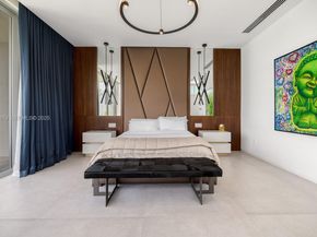 1379 N Venetian Way, Miami FL 33139