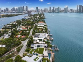 1379 N Venetian Way, Miami FL 33139