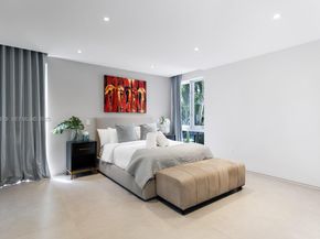 1379 N Venetian Way, Miami FL 33139