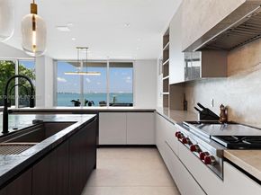 1379 N Venetian Way, Miami FL 33139