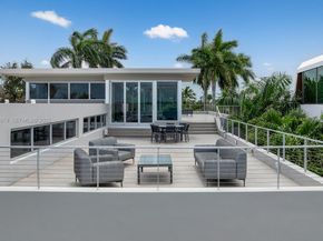 1379 N Venetian Way, Miami FL 33139