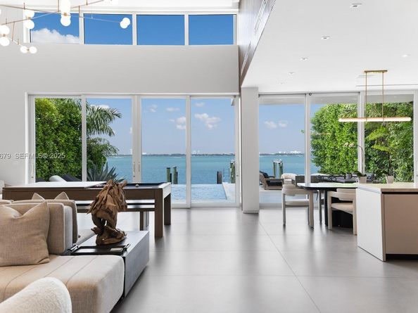 1379 N Venetian Way, Miami FL 33139