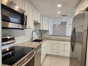 5201 Orduna Dr 14, Coral Gables FL 33146