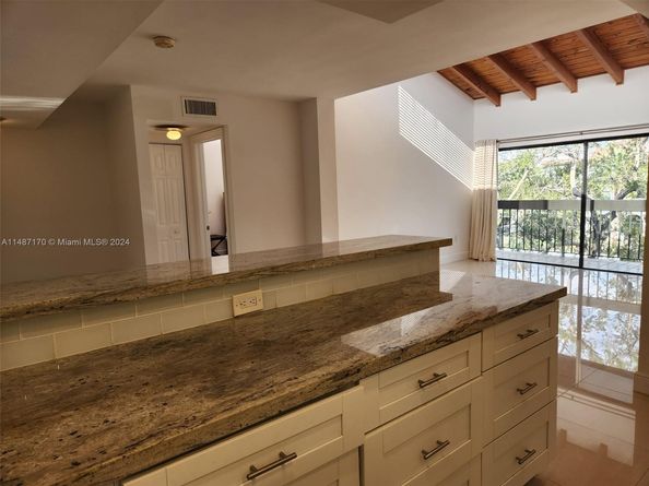 5201 Orduna Dr 14, Coral Gables FL 33146
