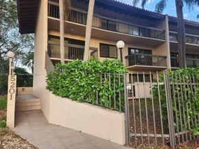 5201 Orduna Dr 14, Coral Gables FL 33146