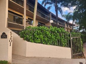 5201 Orduna Dr 14, Coral Gables FL 33146