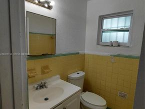 7051 NW 21st Ave, Miami FL 33147