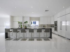 1040 S Shore Dr, Miami Beach FL 33141