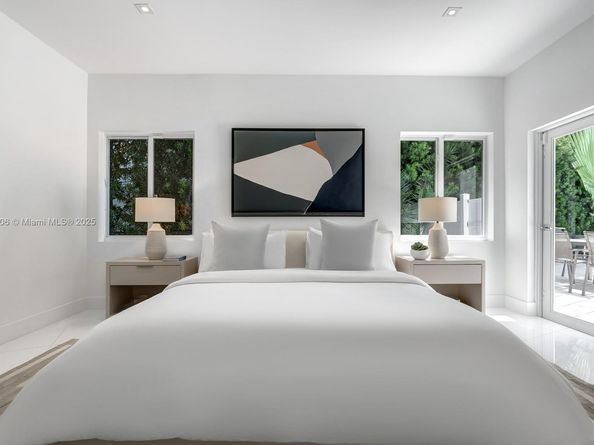 1040 S Shore Dr, Miami Beach FL 33141