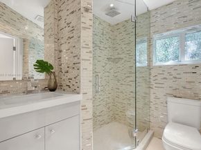 1040 S Shore Dr, Miami Beach FL 33141