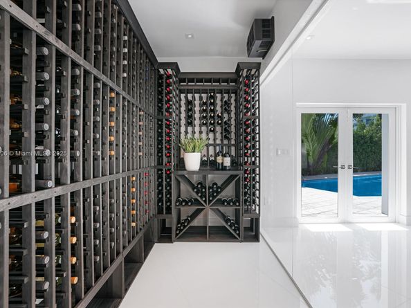 1040 S Shore Dr, Miami Beach FL 33141