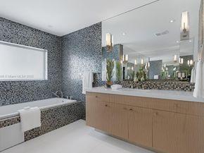 1040 S Shore Dr, Miami Beach FL 33141