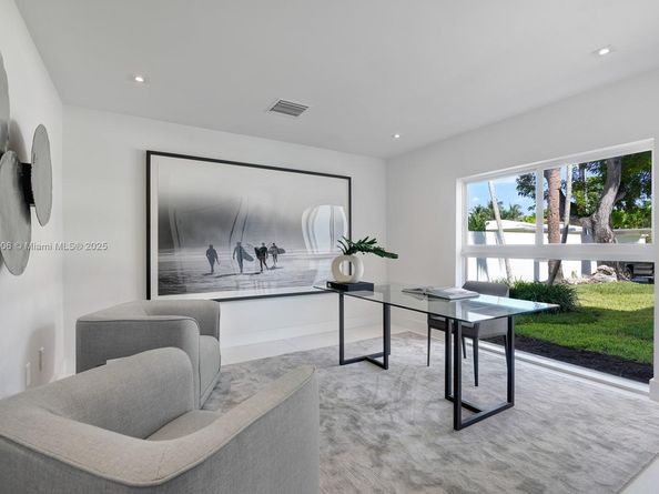 1040 S Shore Dr, Miami Beach FL 33141