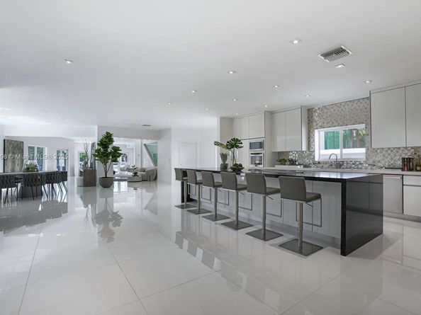 1040 S Shore Dr, Miami Beach FL 33141