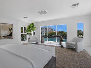 1040 S Shore Dr, Miami Beach FL 33141