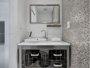 1040 S Shore Dr, Miami Beach FL 33141