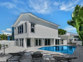 1040 S Shore Dr, Miami Beach FL 33141