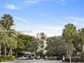 3600 Oaks Clubhouse Dr 509, Pompano Beach FL 33069