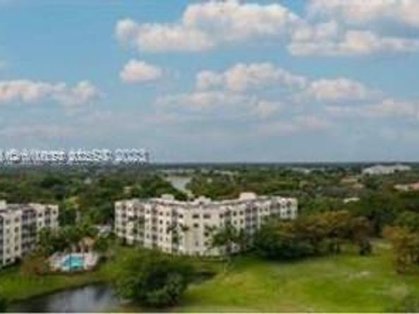 3600 Oaks Clubhouse Dr 509, Pompano Beach FL 33069