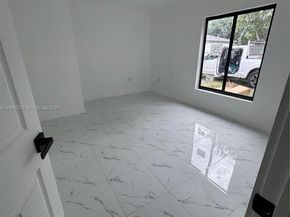 1112 NW 81st St, Miami FL 33150
