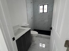 1112 NW 81st St, Miami FL 33150