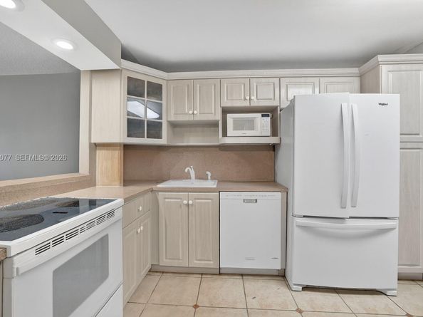 823 Cypress Blvd 104, Pompano Beach FL 33069