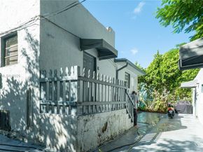 1177 NW 30th St, Miami FL 33127