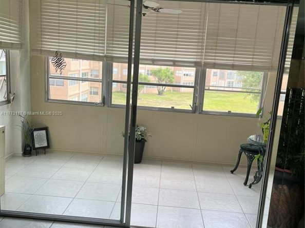 9801 Sunrise Lakes Blvd 301, Sunrise FL 33322