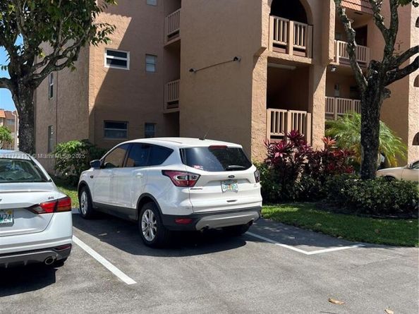 9801 Sunrise Lakes Blvd 301, Sunrise FL 33322