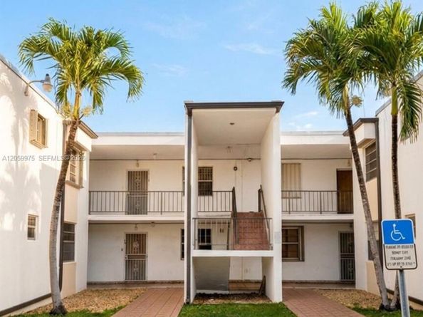 8990 SW 24th St 19, Miami FL 33165