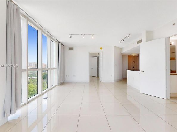 1871 NW S River Dr 1205, Miami FL 33125